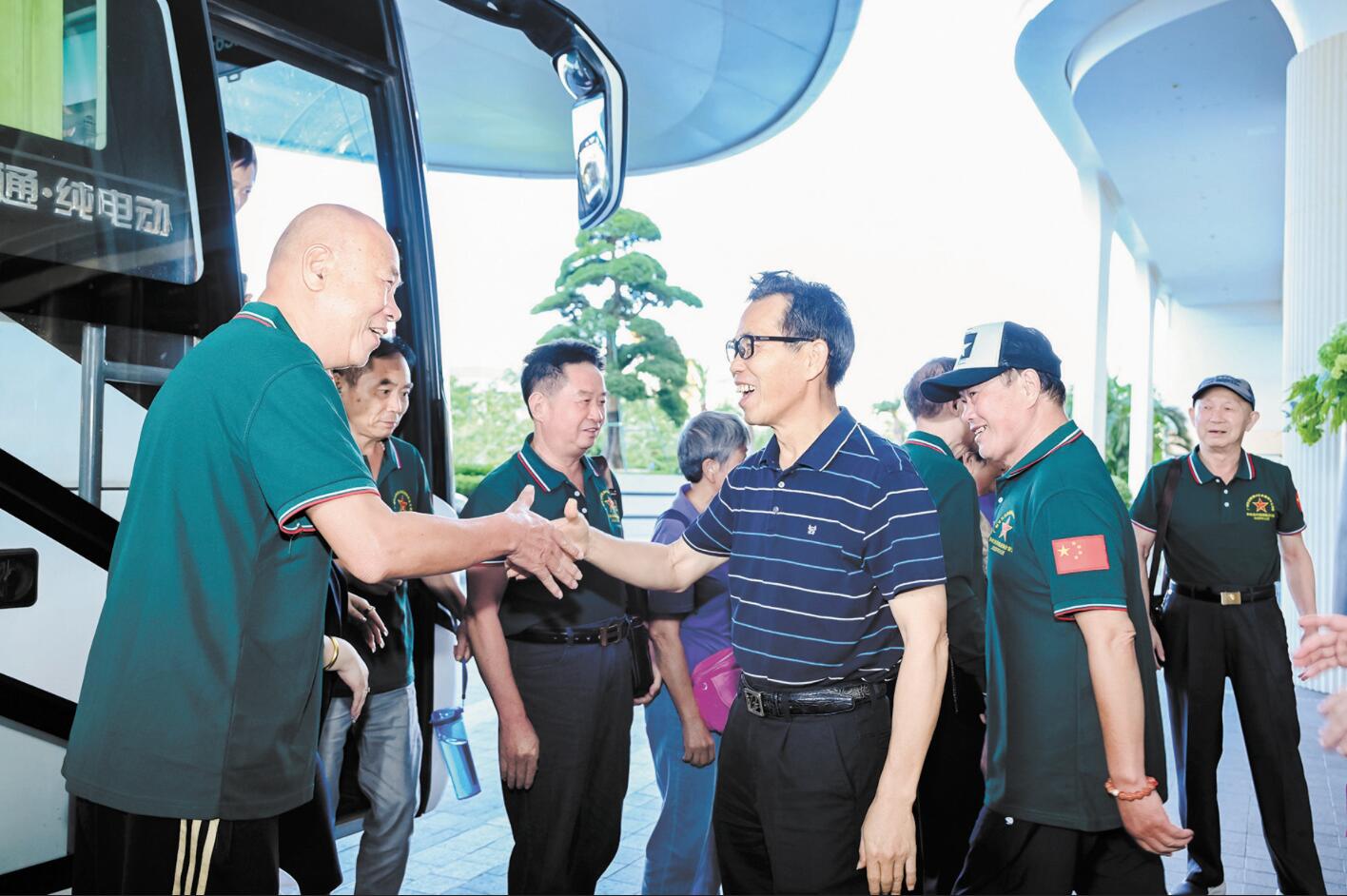 戰友相聚.jpg 戰友相聚.jpg